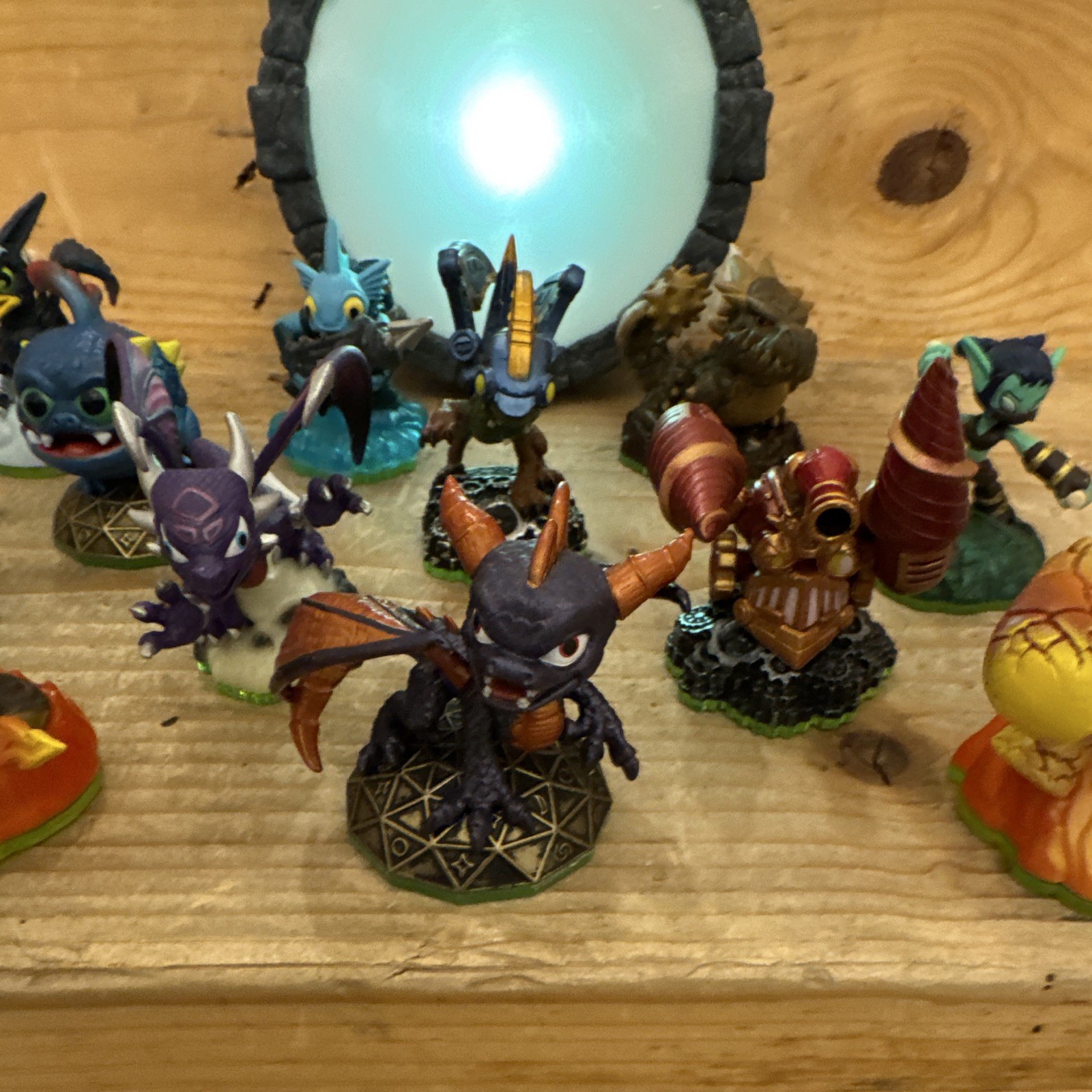 Skylanders Spyro Character Figure Lot w/ Light Up Portal of Power Base