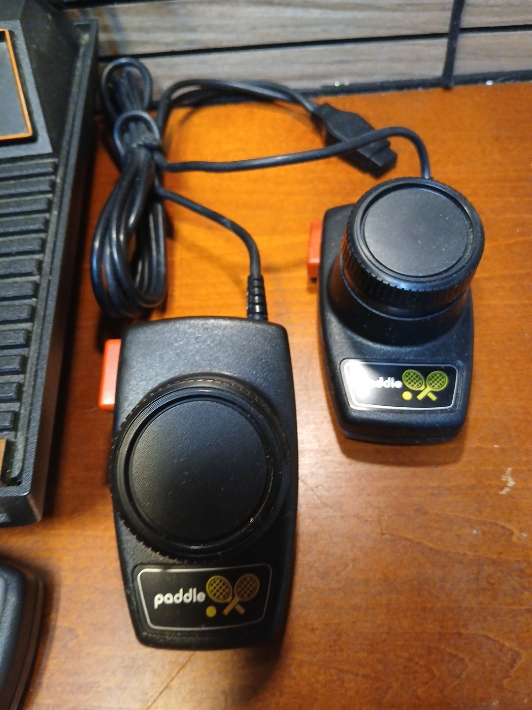 VINTAGE ATARI CX-2600A CONTROLLERS, 5 Games, & PWR ADAPTER *UNTESTED* (DE)