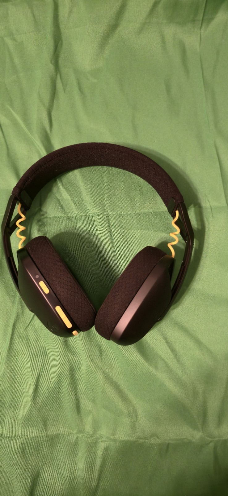 Logitech G435 Wireless Gaming Headset Black/Yellow USB-C Adjustable Headband 6ft