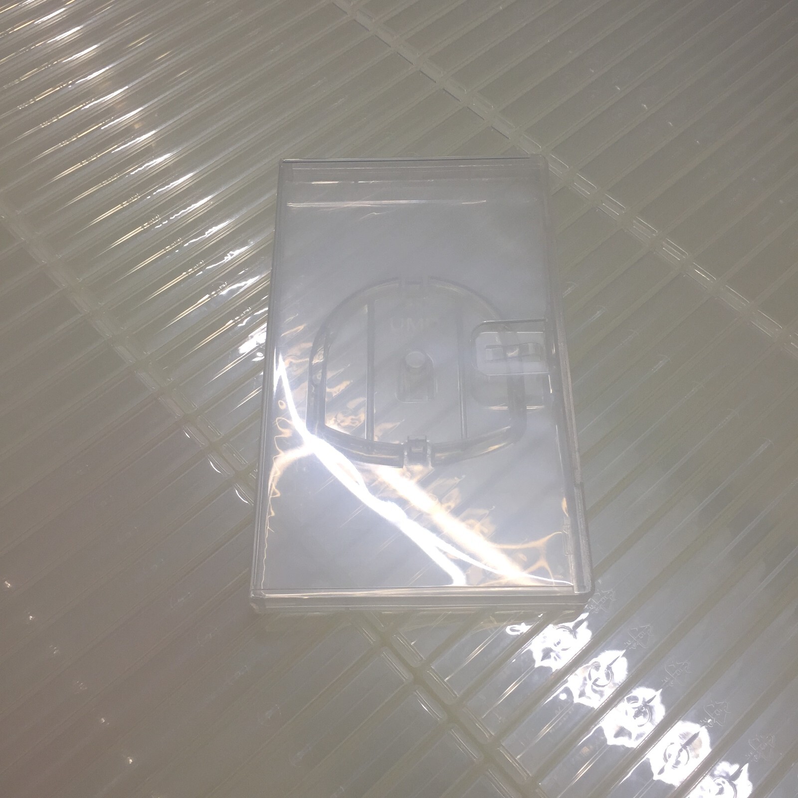 5 NEW OEM Replacement Original Clear PSP / UMD Game Cases W/ Sleeve for Covers