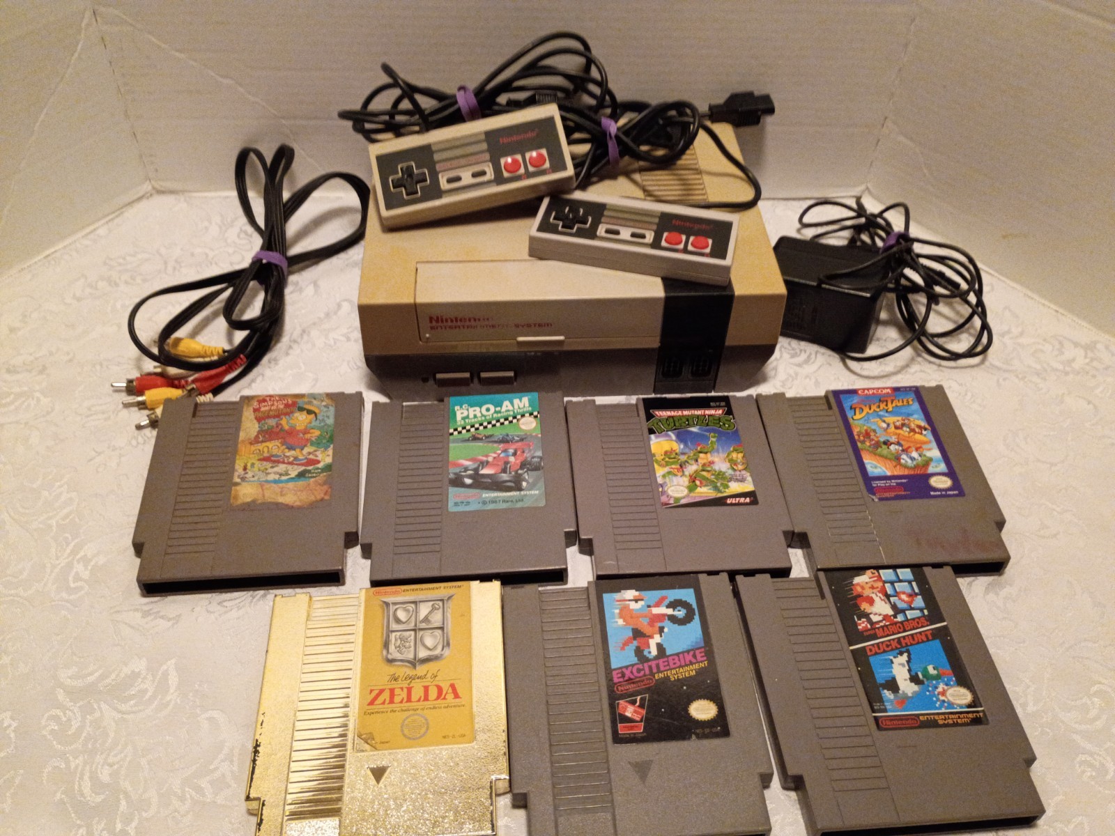 Nintendo NES Console System Bundle 7 Games