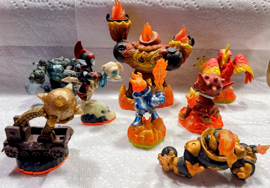 Activision Skylanders Spyro’s Adventure Figure Lot – Lot of 8 figures