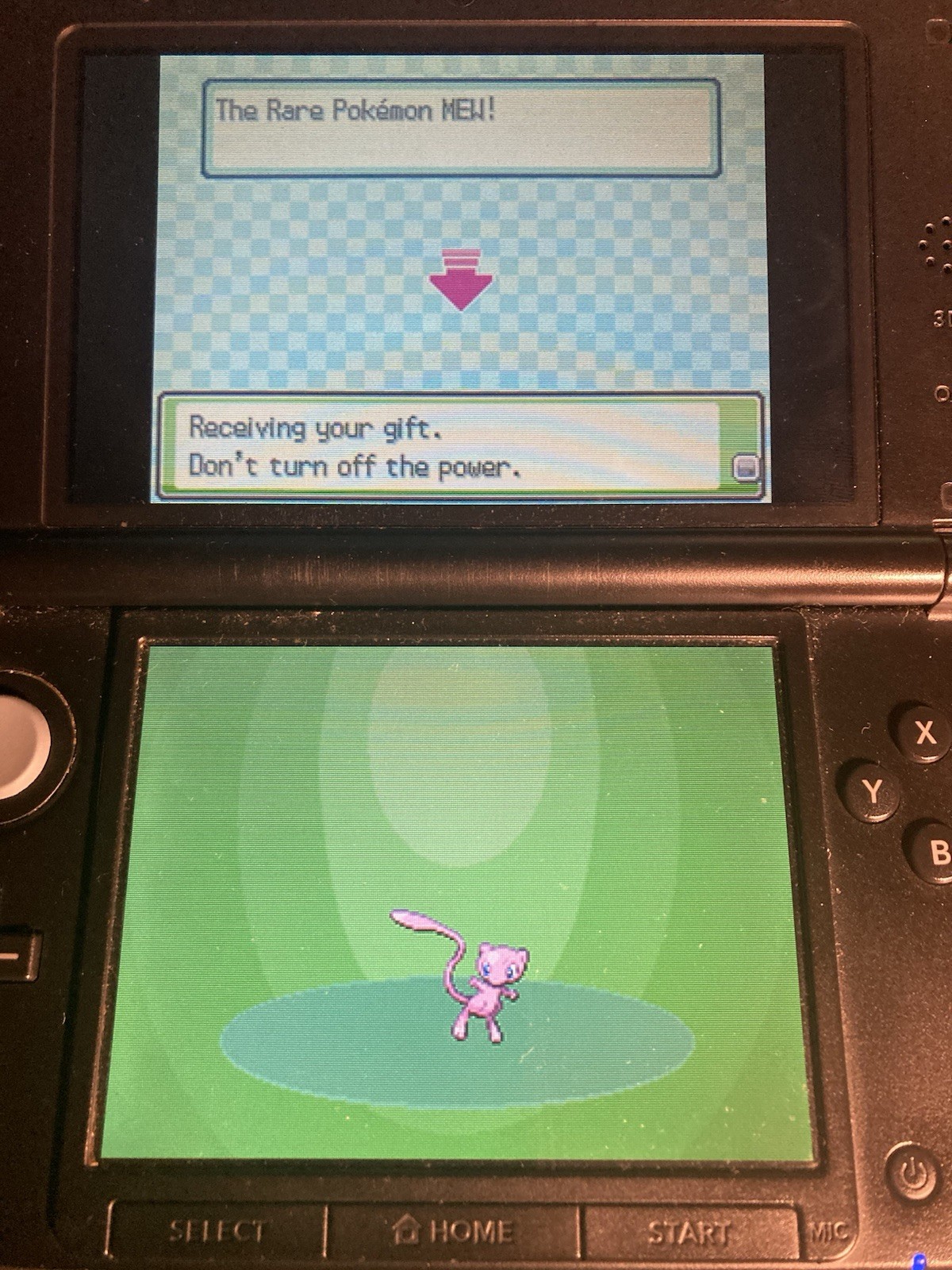 Pokemon FAL2010 Mew Authentic Event 10th Anniversary HGSS