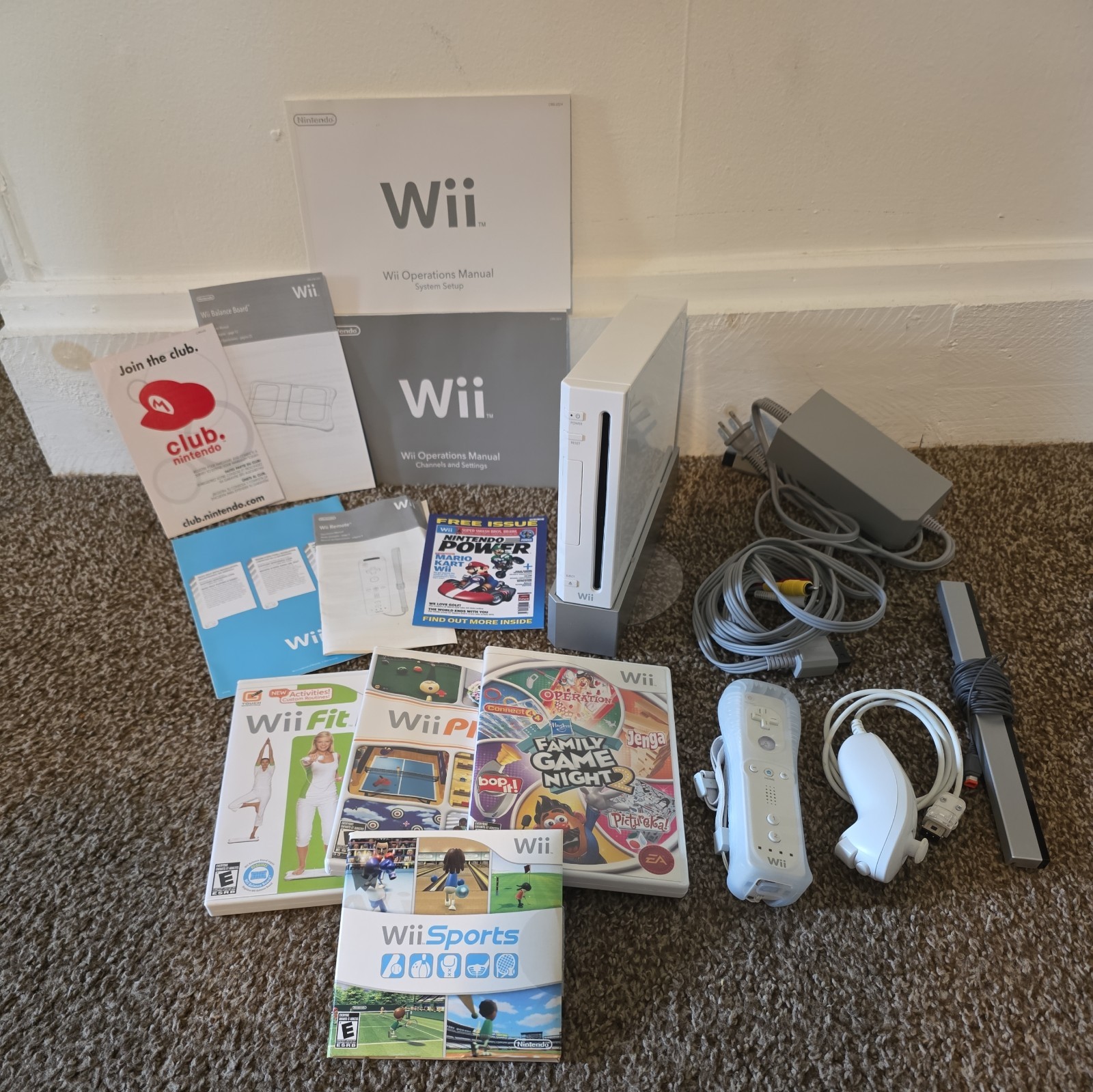 Nintendo Wii W/ Wii Sports! Console + 4 Games Pre-owned Tested
