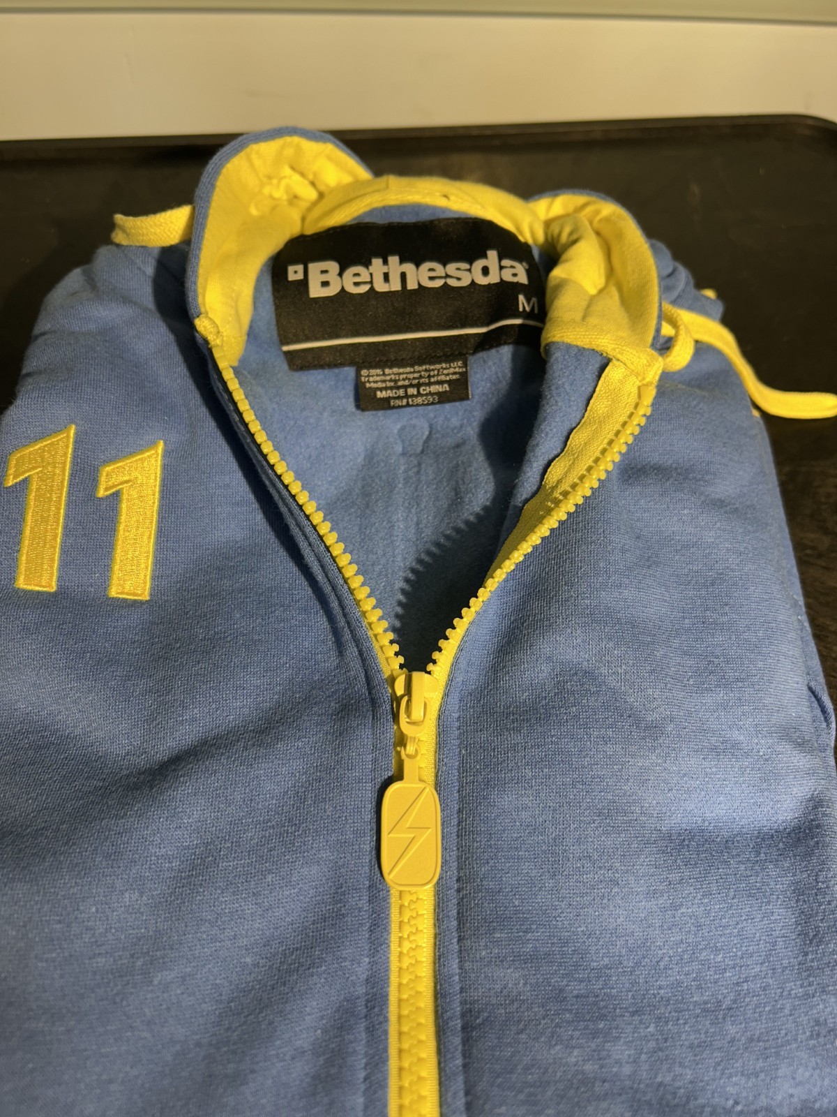 Bethesda Fallout Vault 111 Hoodie Size M – L – XXL – BRAND NEW IN ORIGINAL PKG.