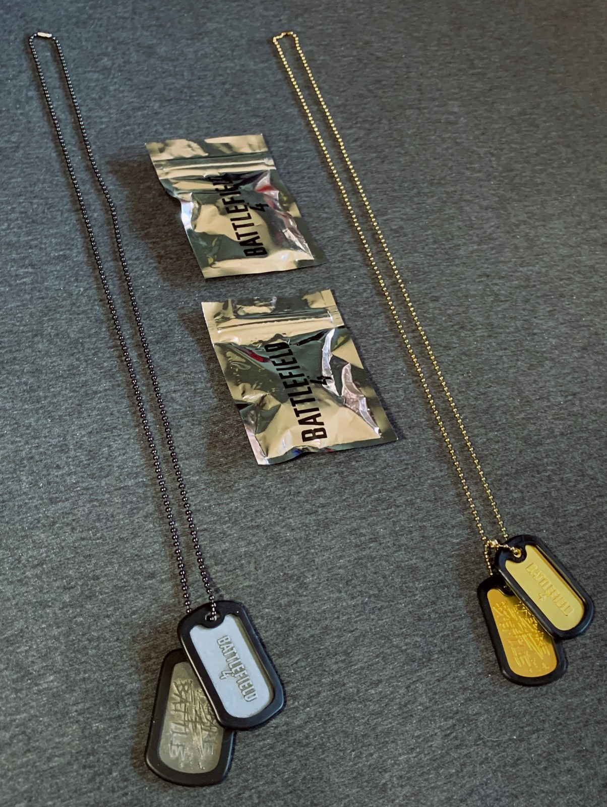 NEW RARE Battlefield 4 Prepare 4 Battle Dog Tag Necklace Set of 2 Gold & Silver