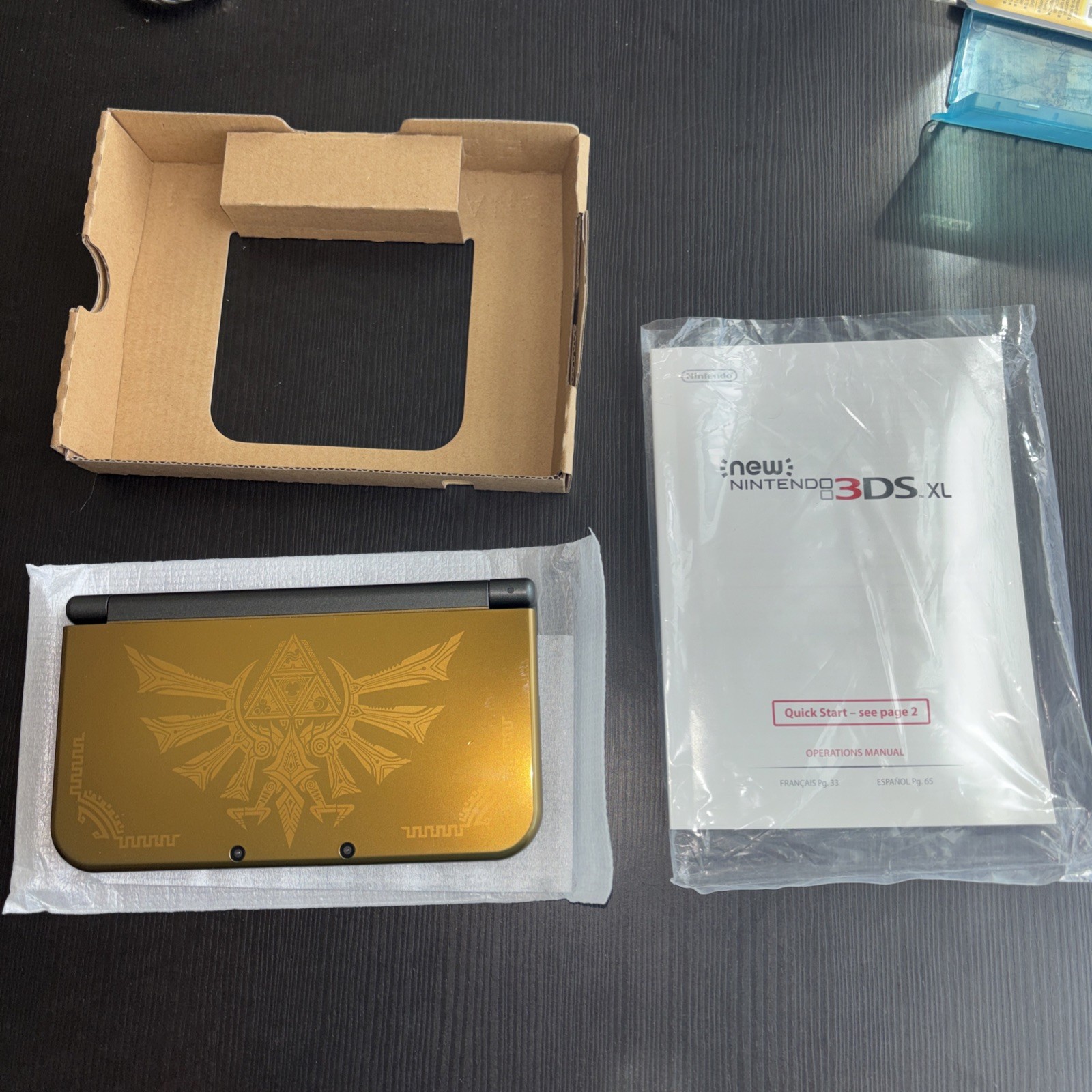 Nintendo New 3DS XL Handheld System Hyrule Edition Complete in Box Zelda Gold