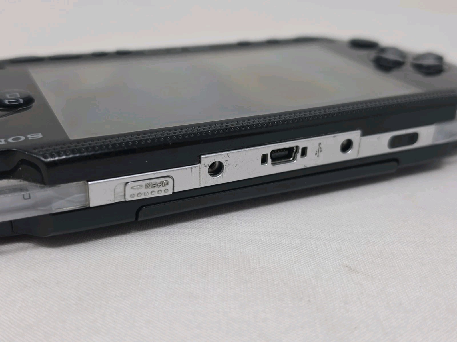 Sony PSP-1001 PlayStation Portable Console Black for Parts Repair Only Powers On