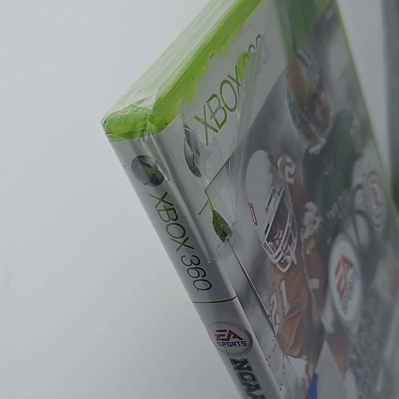 NCAA Football 13 (Microsoft Xbox 360, 2012) Brand New Sealed Damaged case.