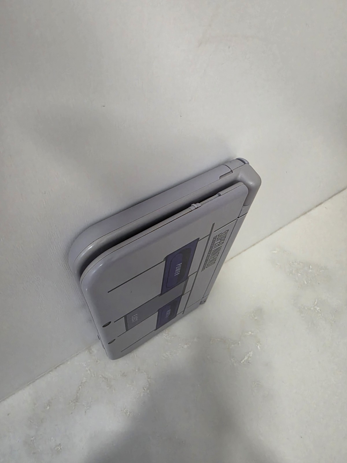 Nintendo New Nintendo 3DS XL SNES Edition Gray 4 GB Handheld Console (NTSC)