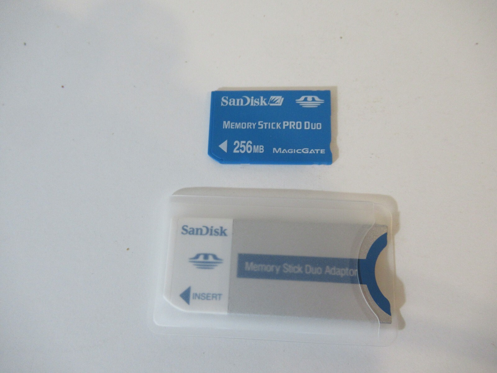 256MB SANDISK MEMORY STICK PRO DUO CARD + Memory Stick Adaptor New Old Stock