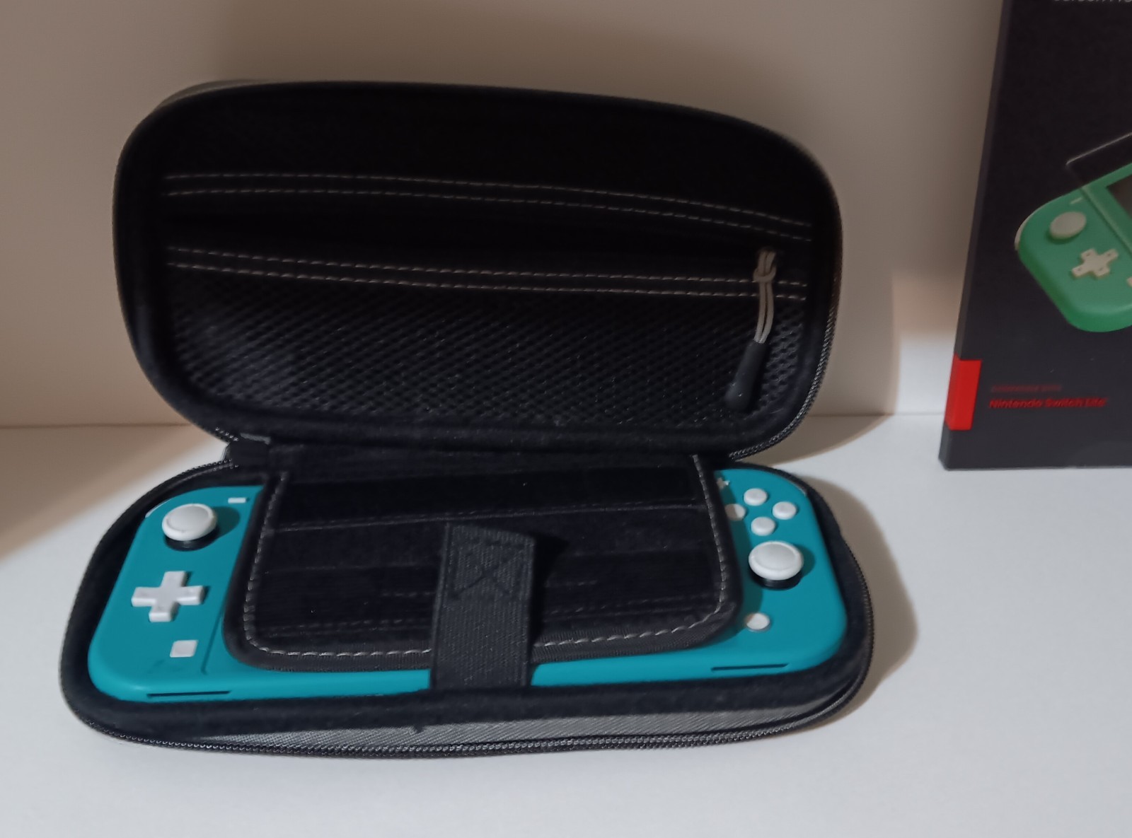 EXCELLENT USED Light Blue Turquoise Nintendo Switch Lite Game Console & MORE