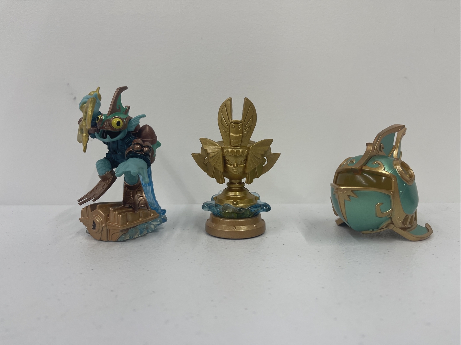 SKYLANDERS SUPERCHARGERS Deep Dive Gill Grunt, Reef Ripper & Trophy Bundle