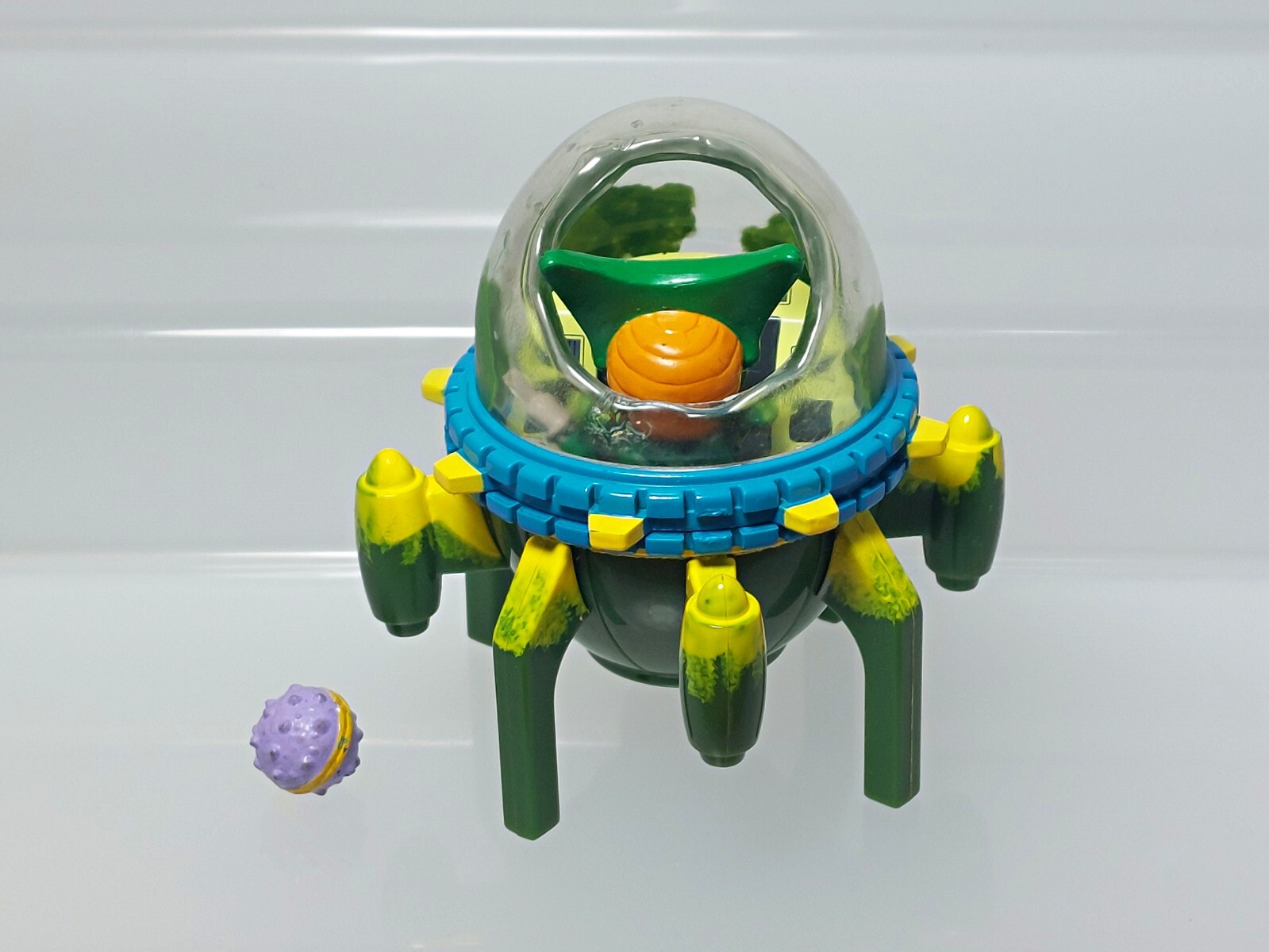 Dragon Ball Z Cell & Time Machine (Broken ver) Figure Banpresto Prize 2003 2.4in