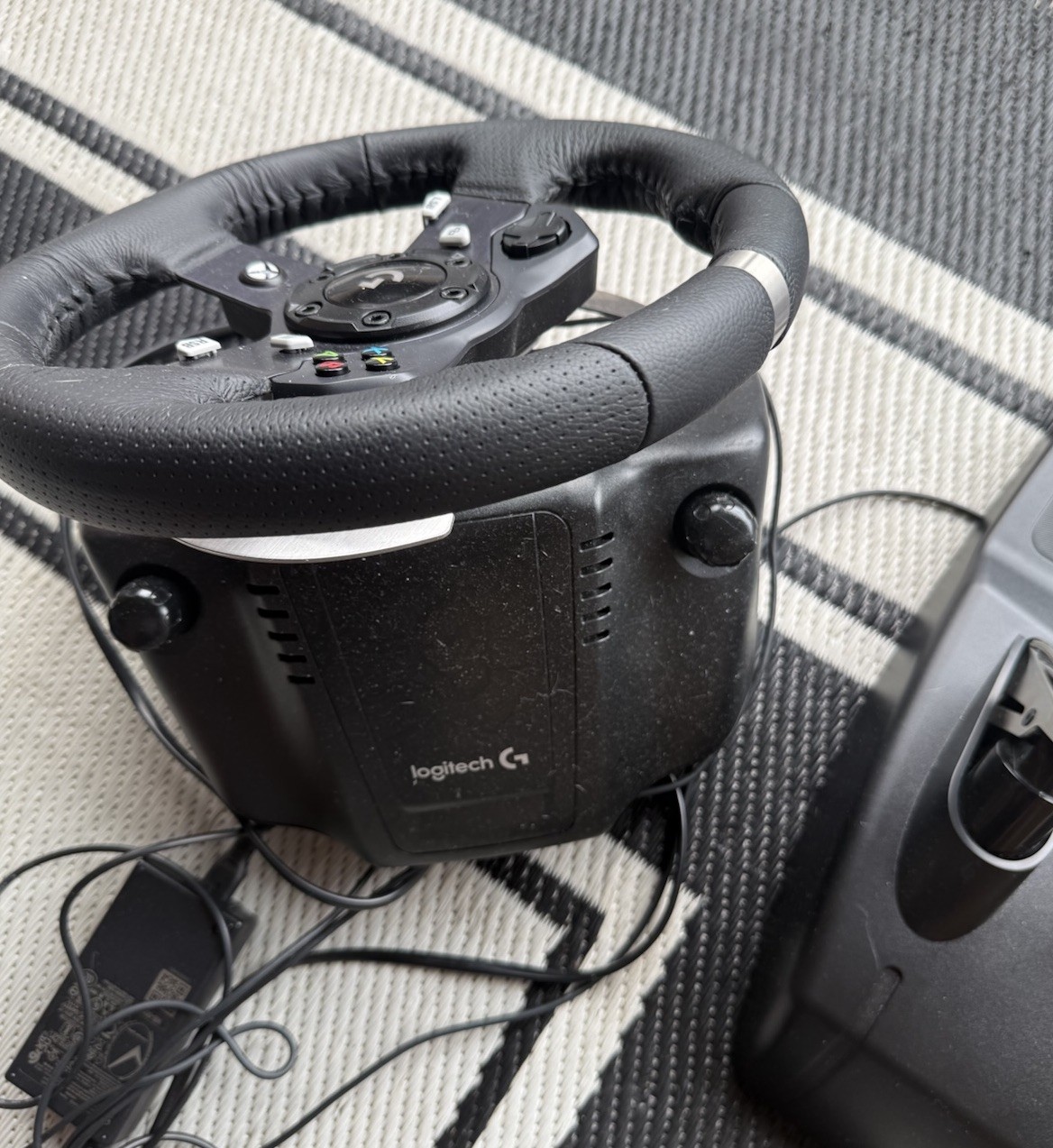 Logitech G923 Racing Wheel TRUEFORCE Gaming Steering Wheel