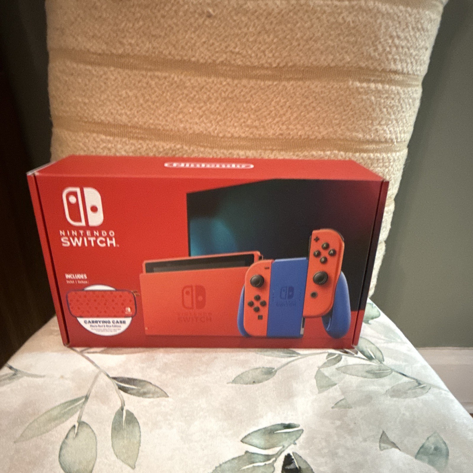 Nintendo Switch HAC-001 Console Neon Red/Blue Joy-Con 32GB w/ Carrying Case /CIB