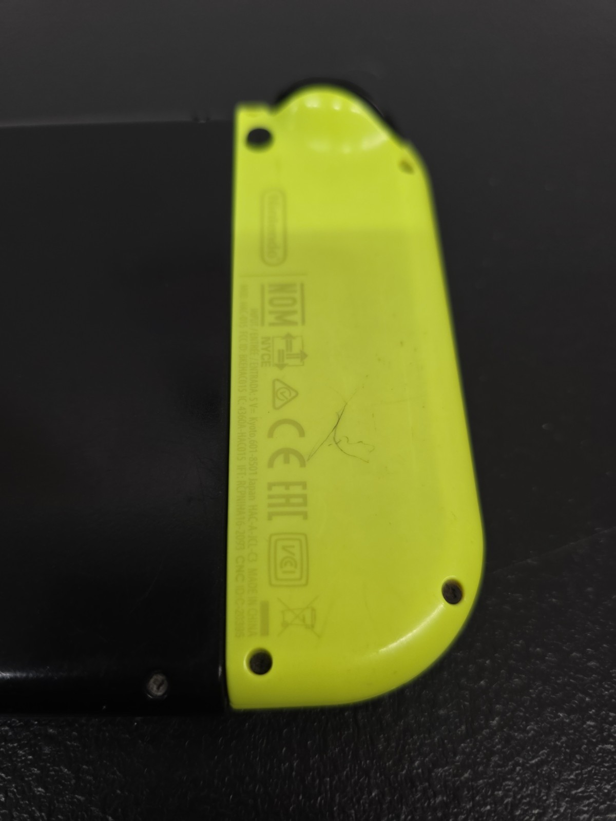 Nintendo HAC00101 Handheld System – Black & Neon Yellow Joy Cons! Gen. 1. BN18