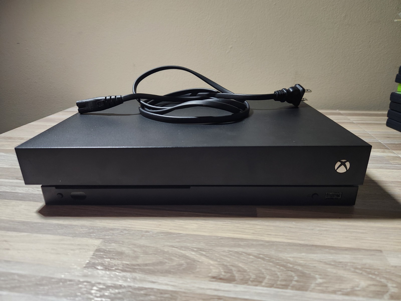 Xbox One X System Console 1 TB (Excellent Condition)
