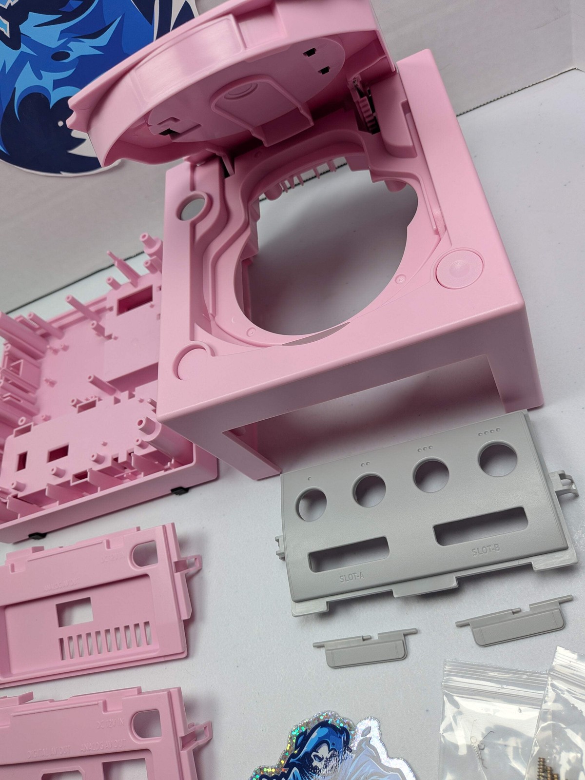 Nintendo GameCube Full Replacement Shell / Casing – Pink – DOL-001 and DOL-101