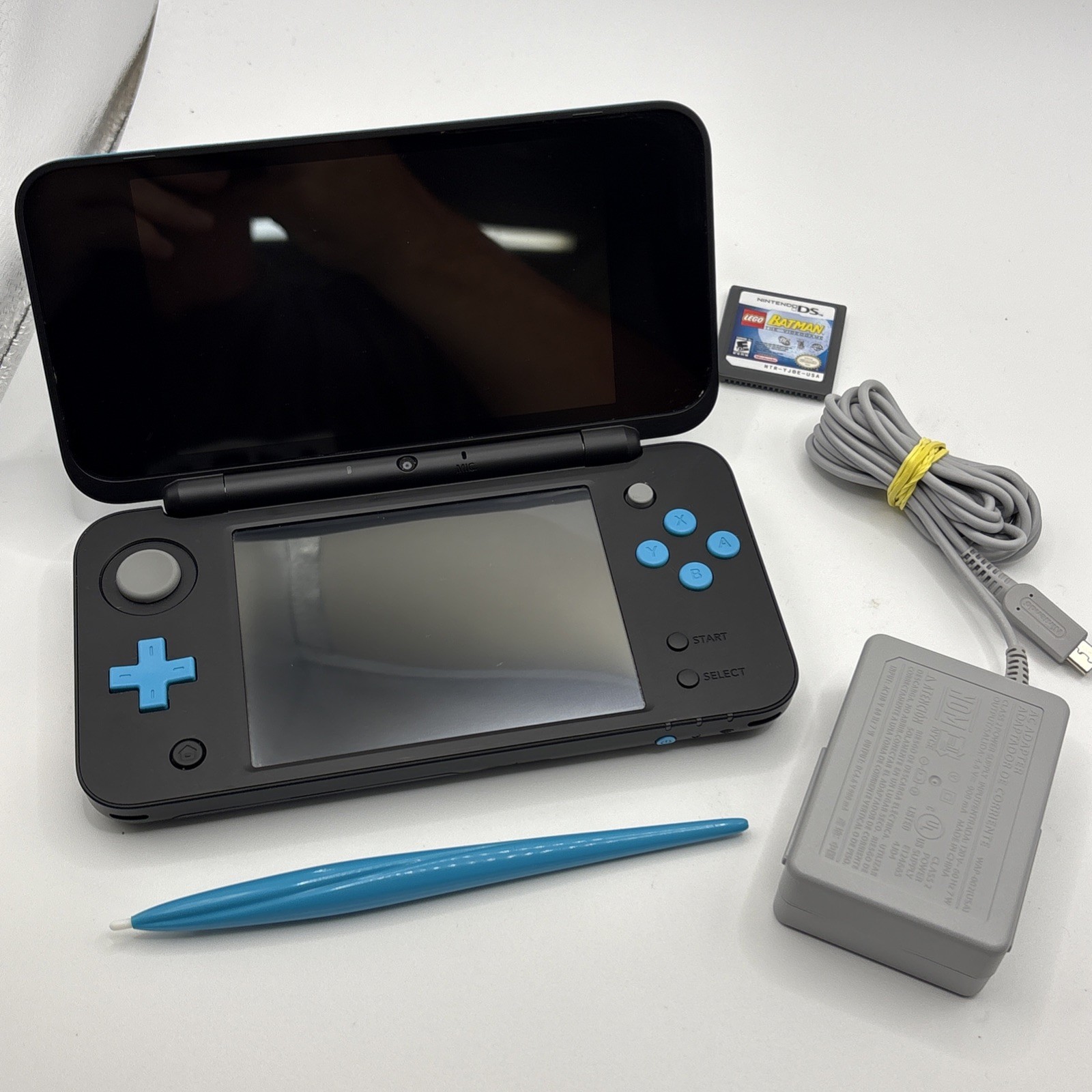 Nintendo 2DS XL Console – Black/Turquoise – Bundle W/ Charger / Case / Game