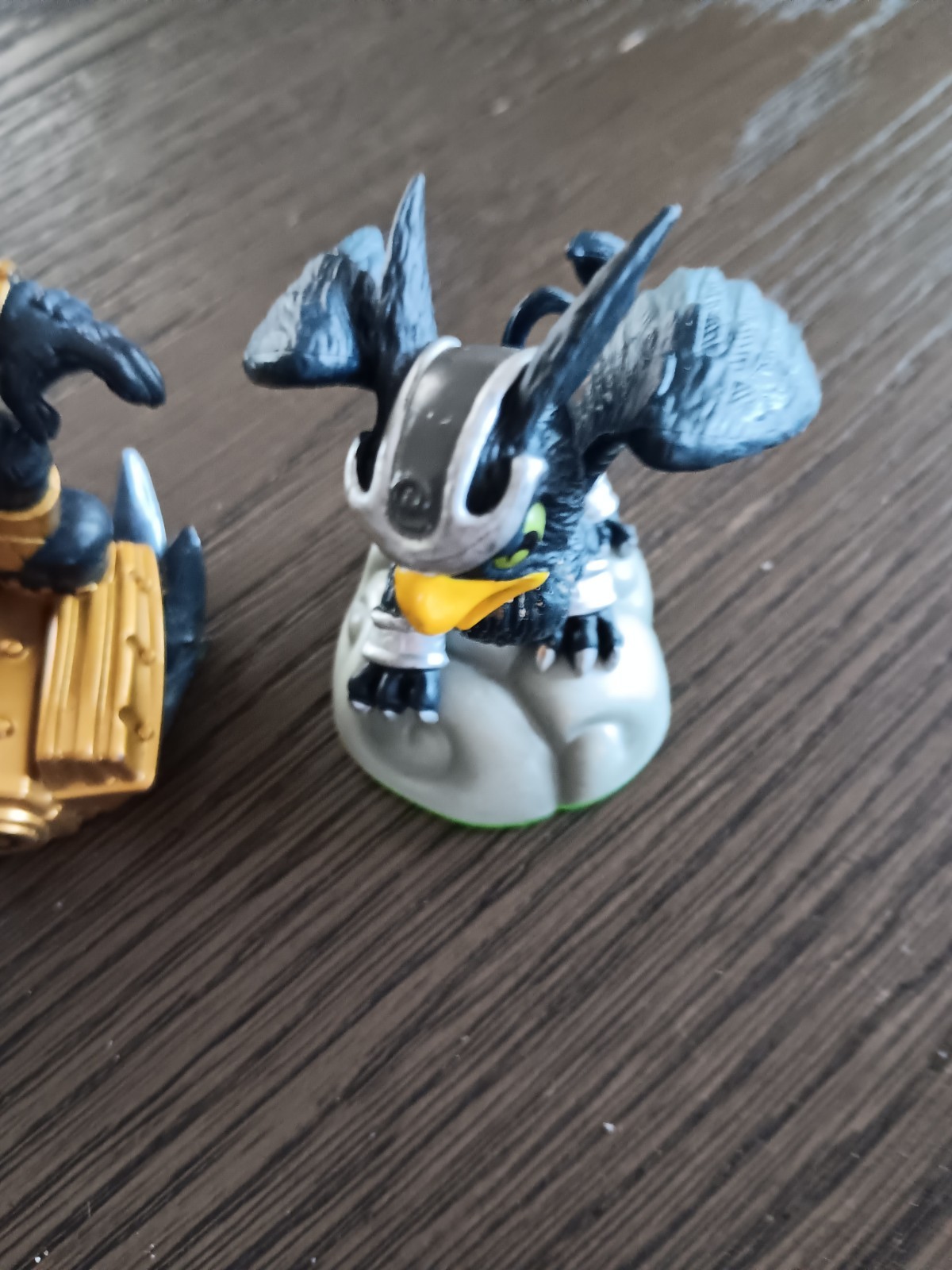 Skylander Darklight Crypt- Astroblast- Sonic Boom