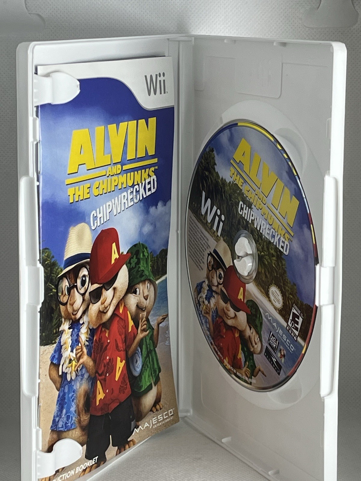 Alvin and the Chipmunks: Chipwrecked (Nintendo Wii, 2011) Complete