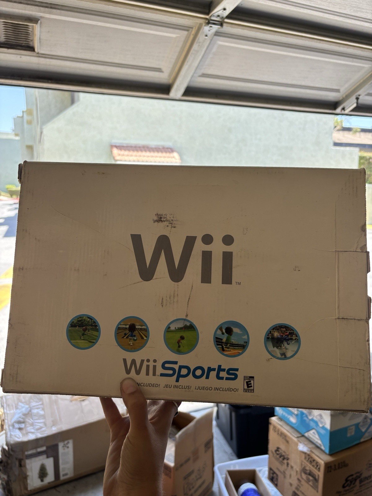 Nintendo Wii RVL-001 White Console Bundle w/ 2 Remotes, Wii Sports & Wii Play
