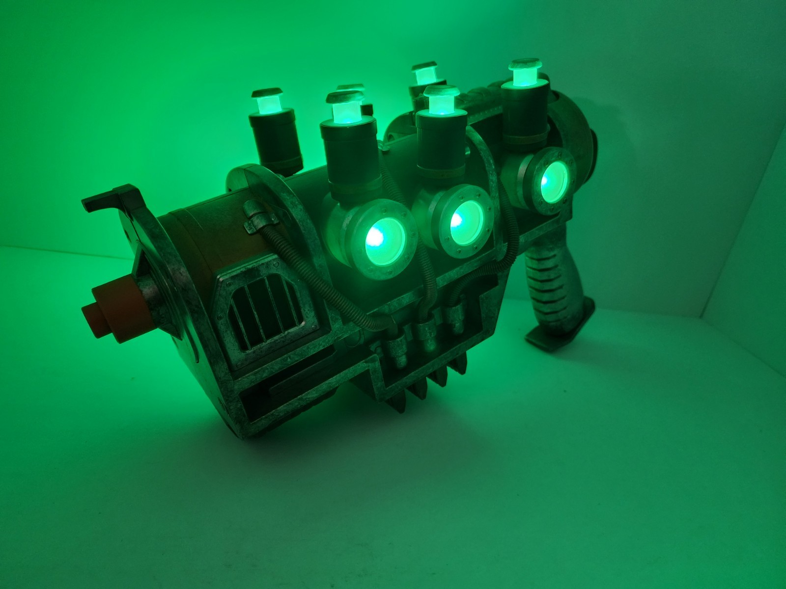 Fallout Replica Plasma Pistol Chronicle Collectibles Thinkgeek cosplay