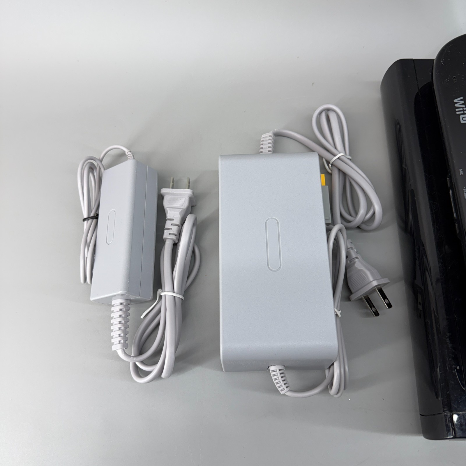 Nintendo Wii U Gamepad & 32GB Console OEM Genuine WUP-010 Black with Charger