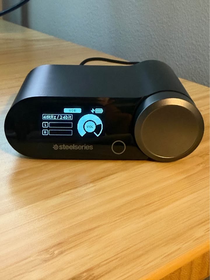 Steel Series Arctic Nova Pro Wireless with box, bag, 2 batteries