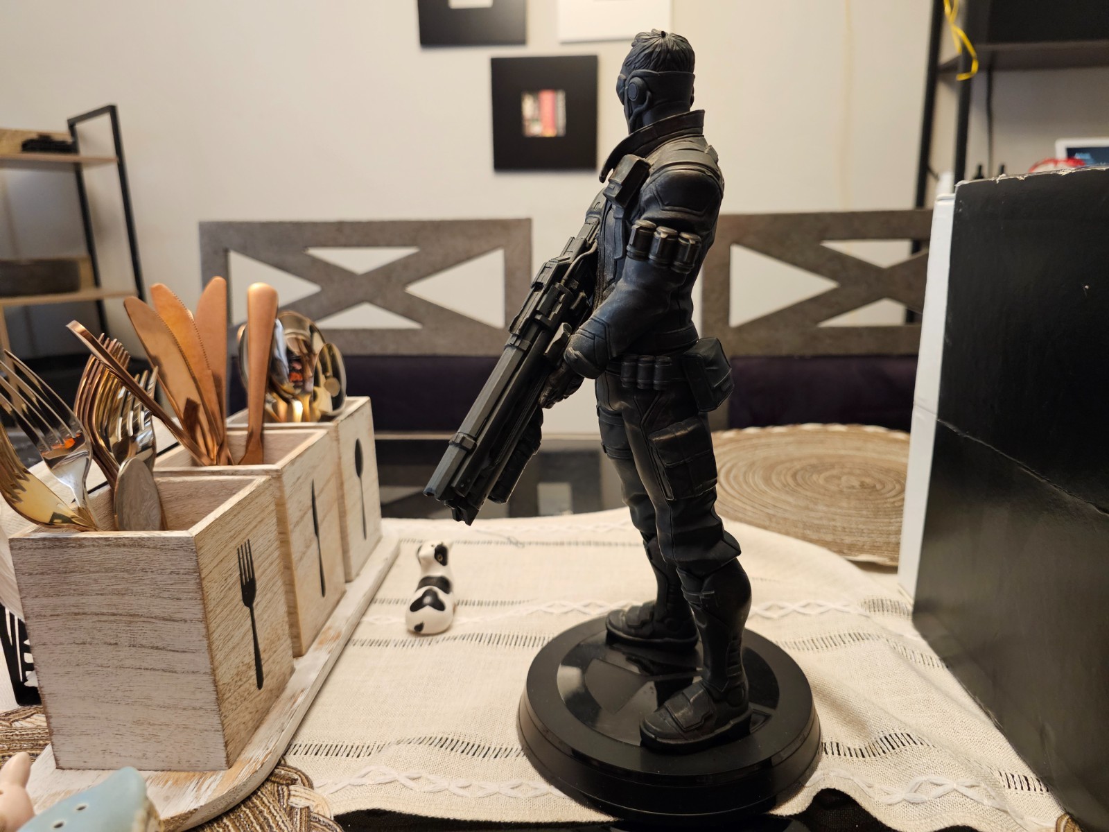 Overwatch Collectors Eedition Xbox One Statue with Game Complete