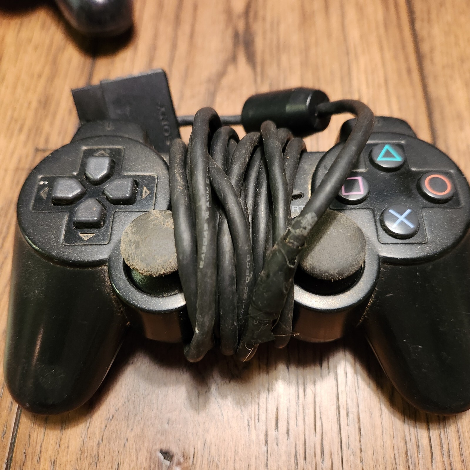 Mad Catz Dual Force PsP2 Gaming Controllers Vintage Cords UNTESTED LoT (2)