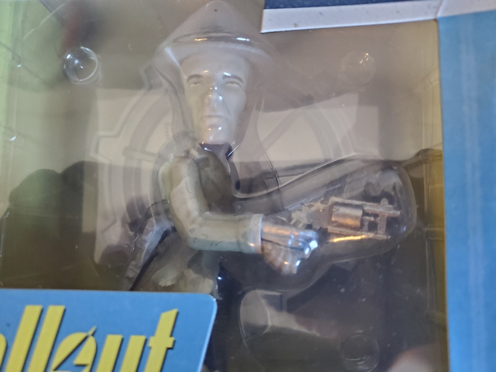LootCrate Screen Shots Fallout CRATE Nick Valentine Action Figure – New in Box