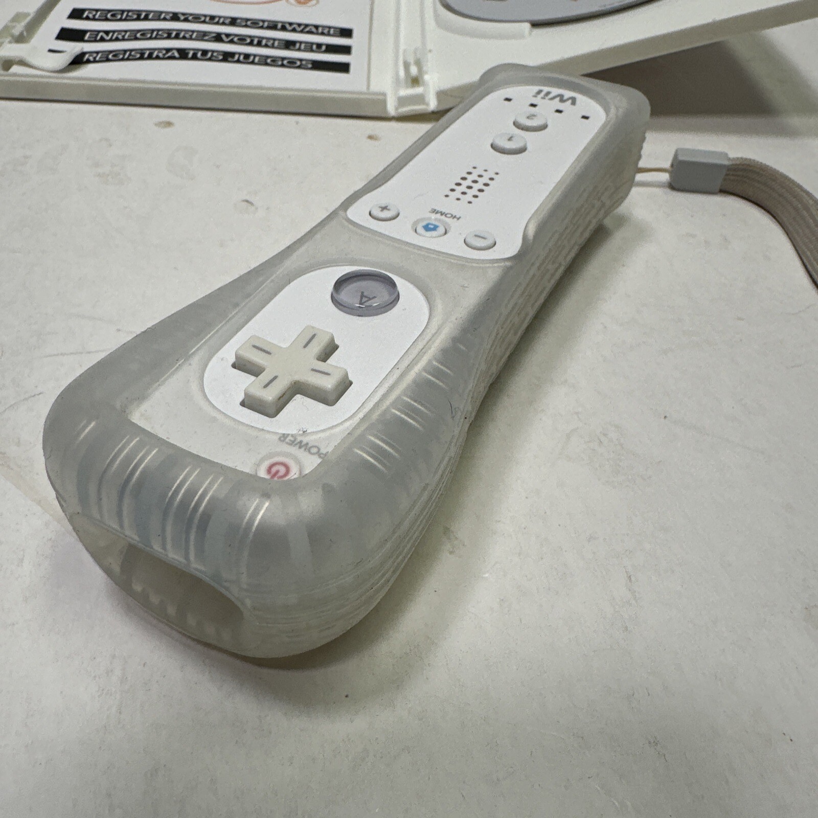 Wii Play Nintendo Wii Game + Wii Remote + Silicone Sleeve 2007 Complete Tested