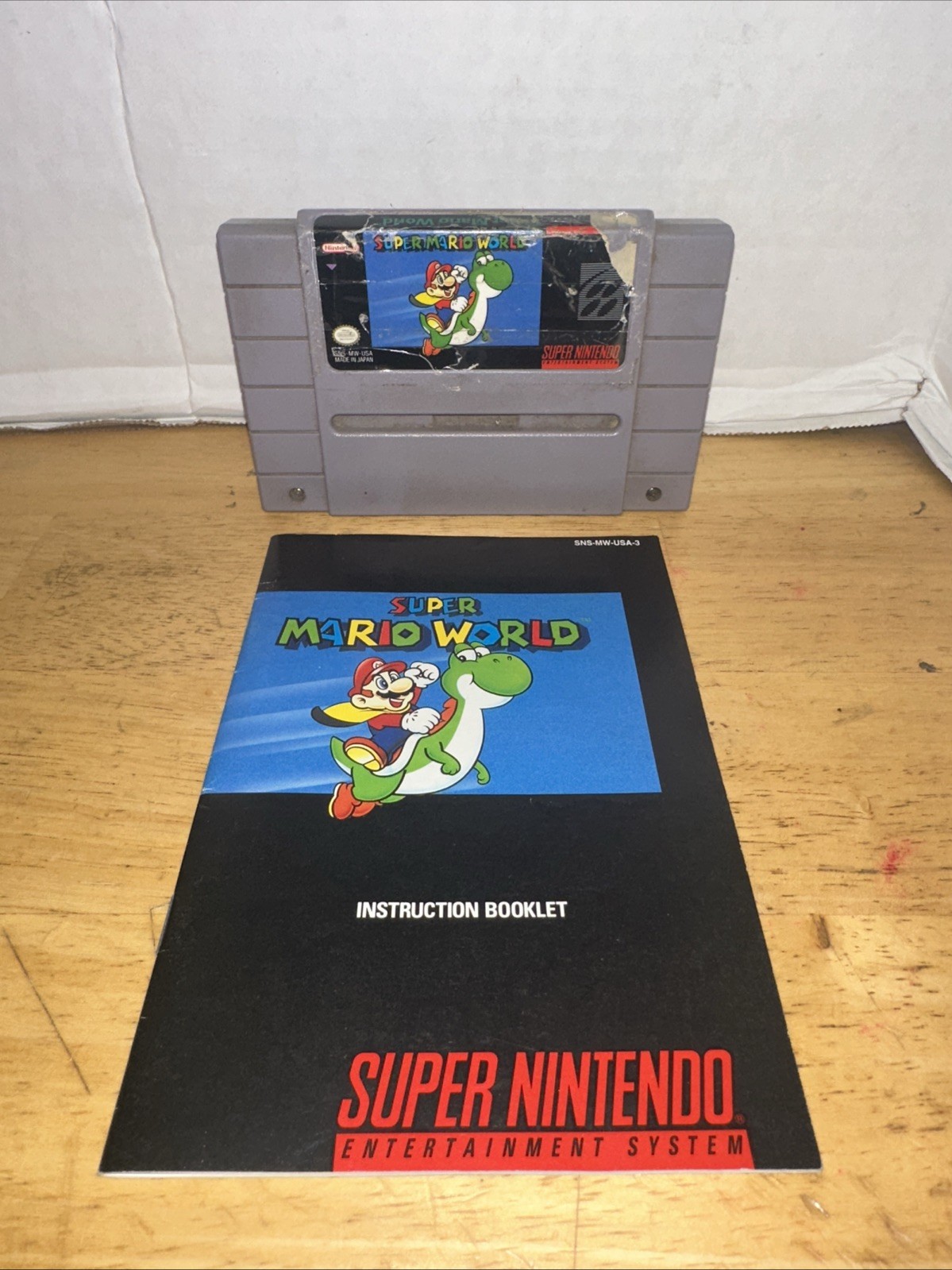 Super Mario World – Original and Authentic SNES Super Nintendo Game + Manual
