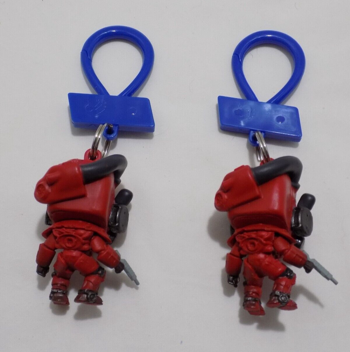 L/2 Video Game Keychain Backpack Clip On Figures Fallout 76 Red X-01 Power Armor