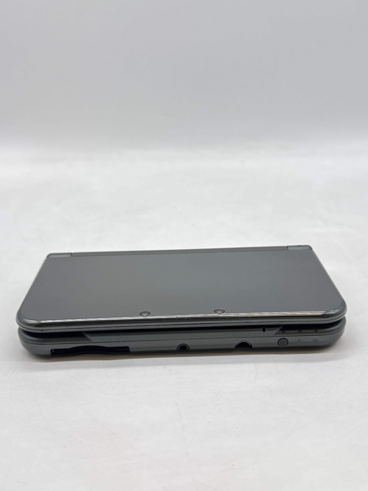New Nintendo 3DS XL LL RED-001 Gray Handheld Console