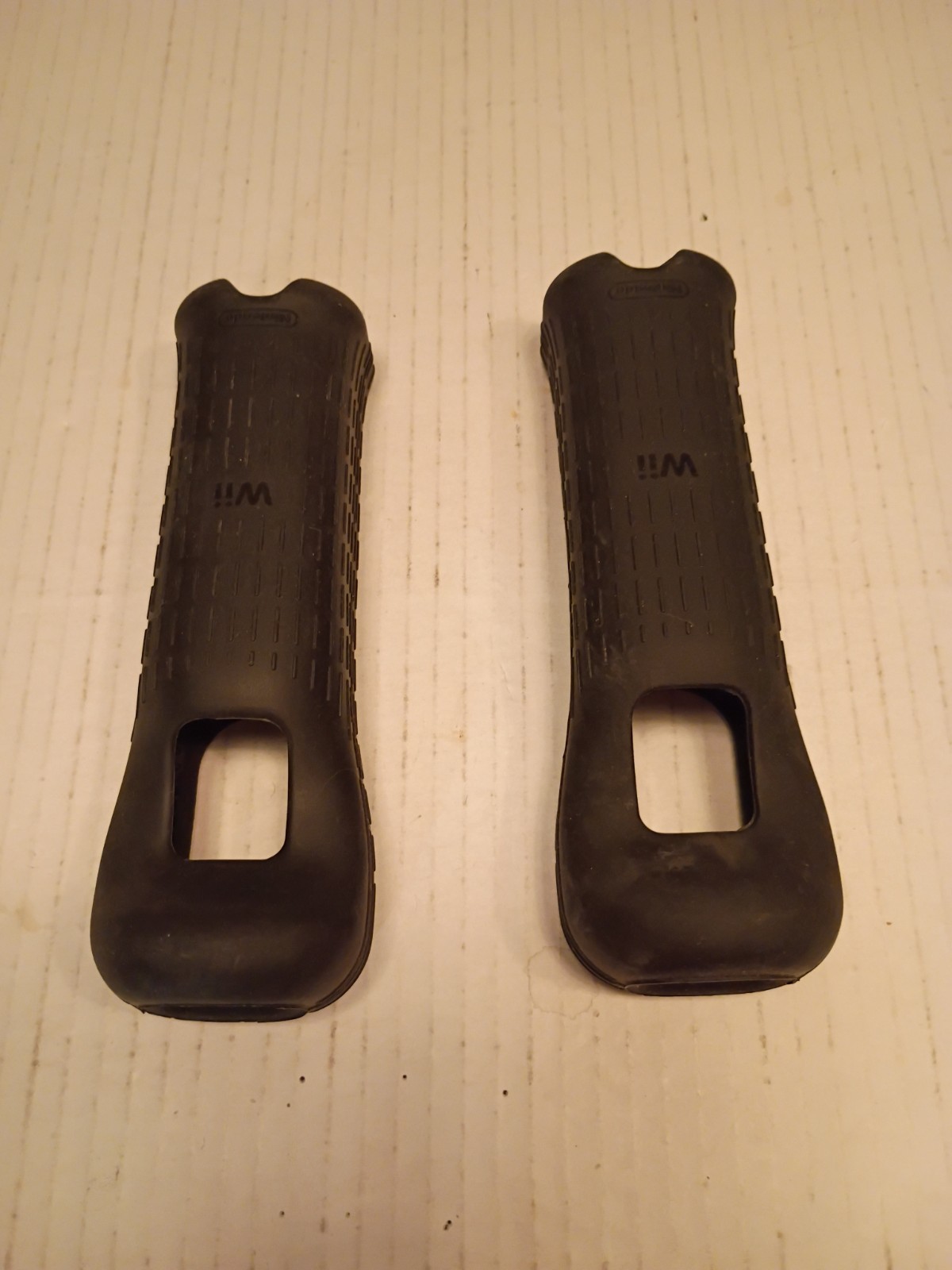 2X Nintendo Wii OEM Black Remote Rubber Silicone Gel Cover Sleeve (RVL-022)