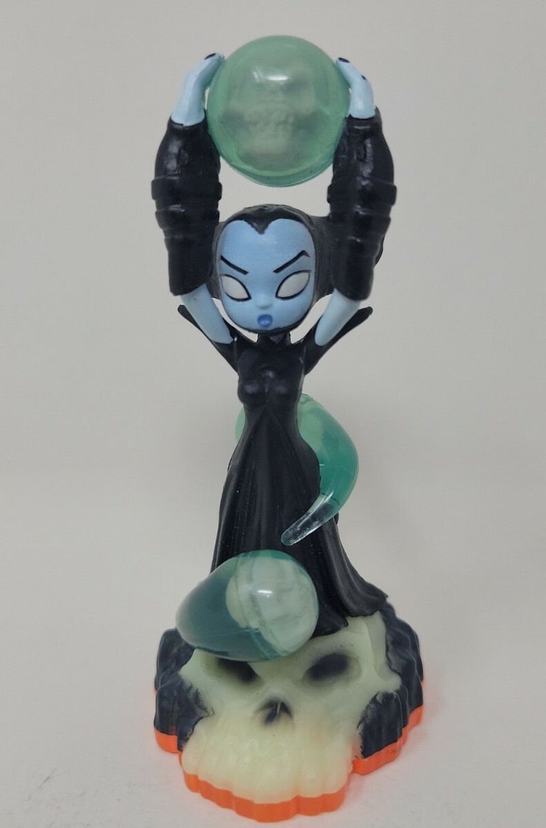 Skylanders Giants Hex 2012 Series 2 Activision W2132A With Card and Code
