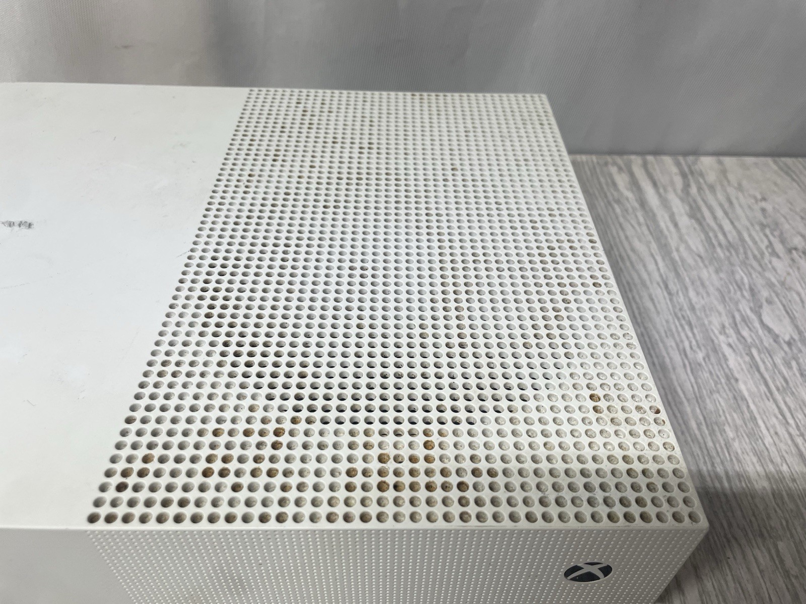 Microsoft Xbox One S All-Digital Edition Console 1681 – For Parts Only