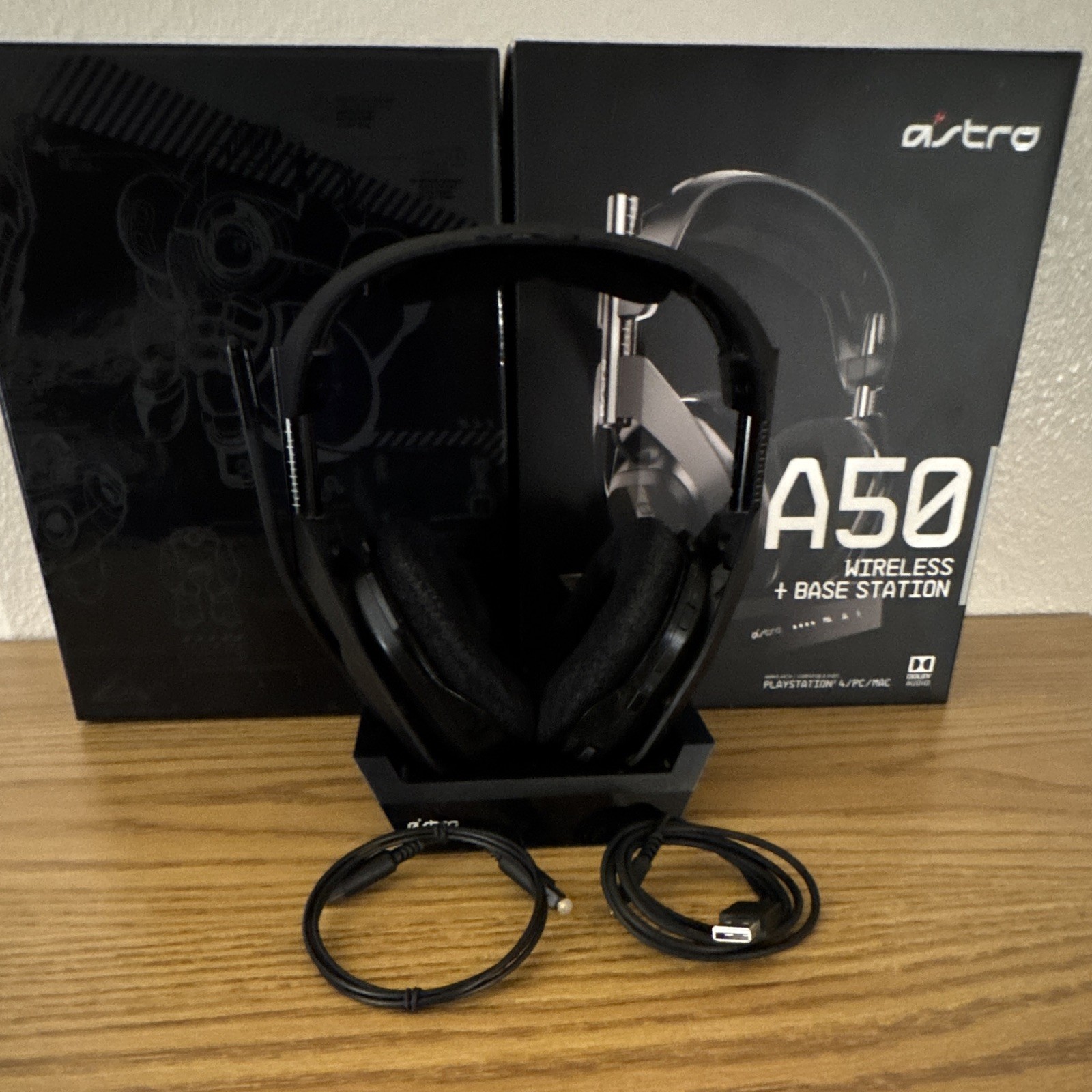 Astro A50 Wireless Over-Ear Gaming Headset w/ Base Station PS4/PC/Mac Black