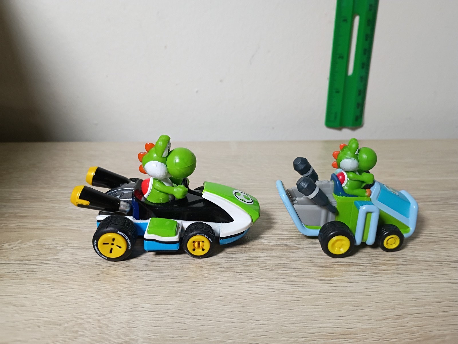 4-PK SUPER MARIO KART Carrera Pull-Back Racers 3″ Lot Yoshi Luigi Mario Jakks