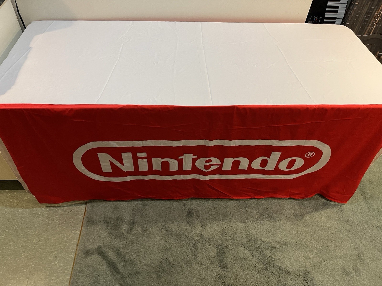 Nintendo Merchandising NMI TABLE CLOTH Store Display Wii Mario Switch TOYS R’ US