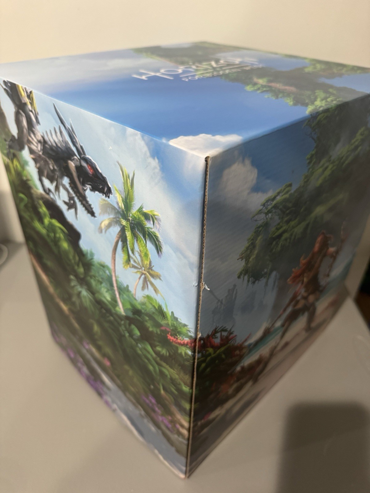 Horizon Forbidden West Collector’s Edition – Tremortusk/Aloy Statues With Box!