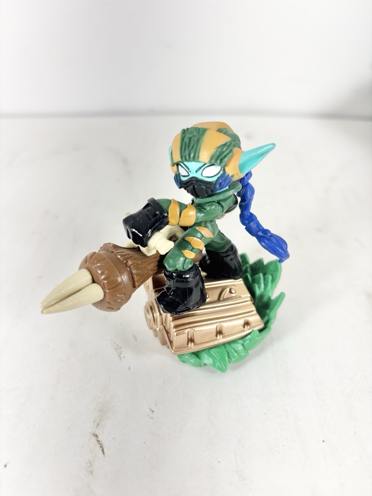 Skylanders Figure Lot of 12 Spyro Stealth Elf Gill Grunt Wash Buckler