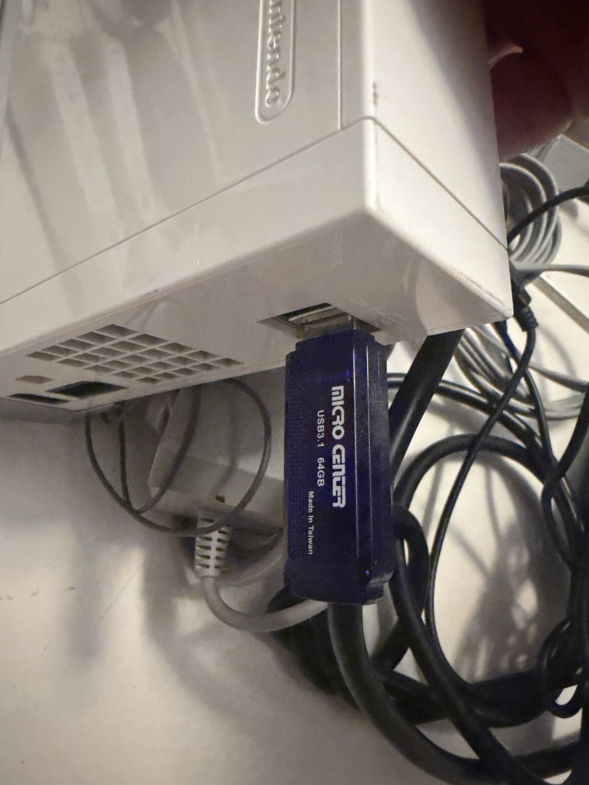 HomeBrew Wii With 64 GB Flash Drive Games Included Mario Nunchuck Remotes Etc