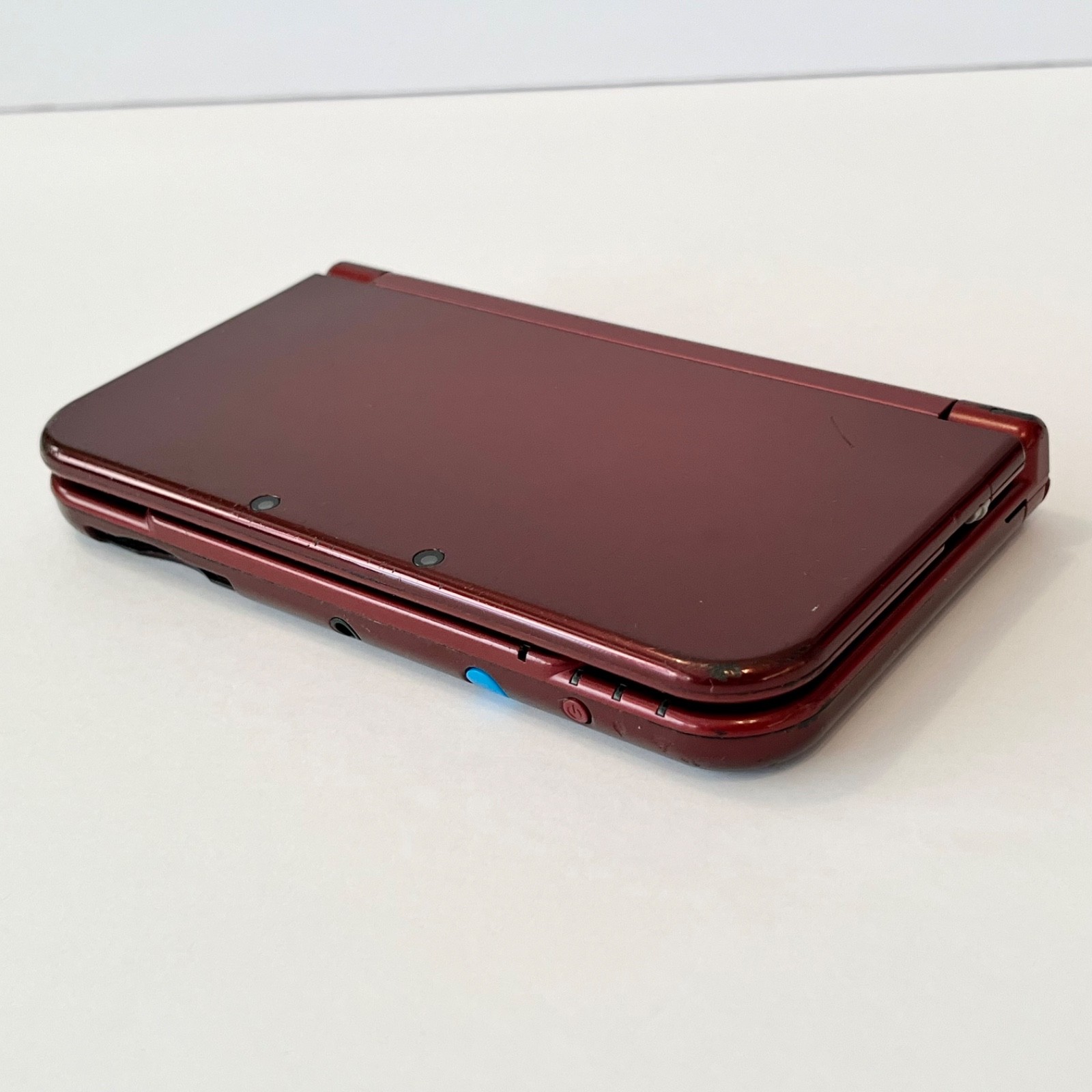 “New” Nintendo 3DS XL RED-001 Metallic Red Handheld Console + Charger & Stylus
