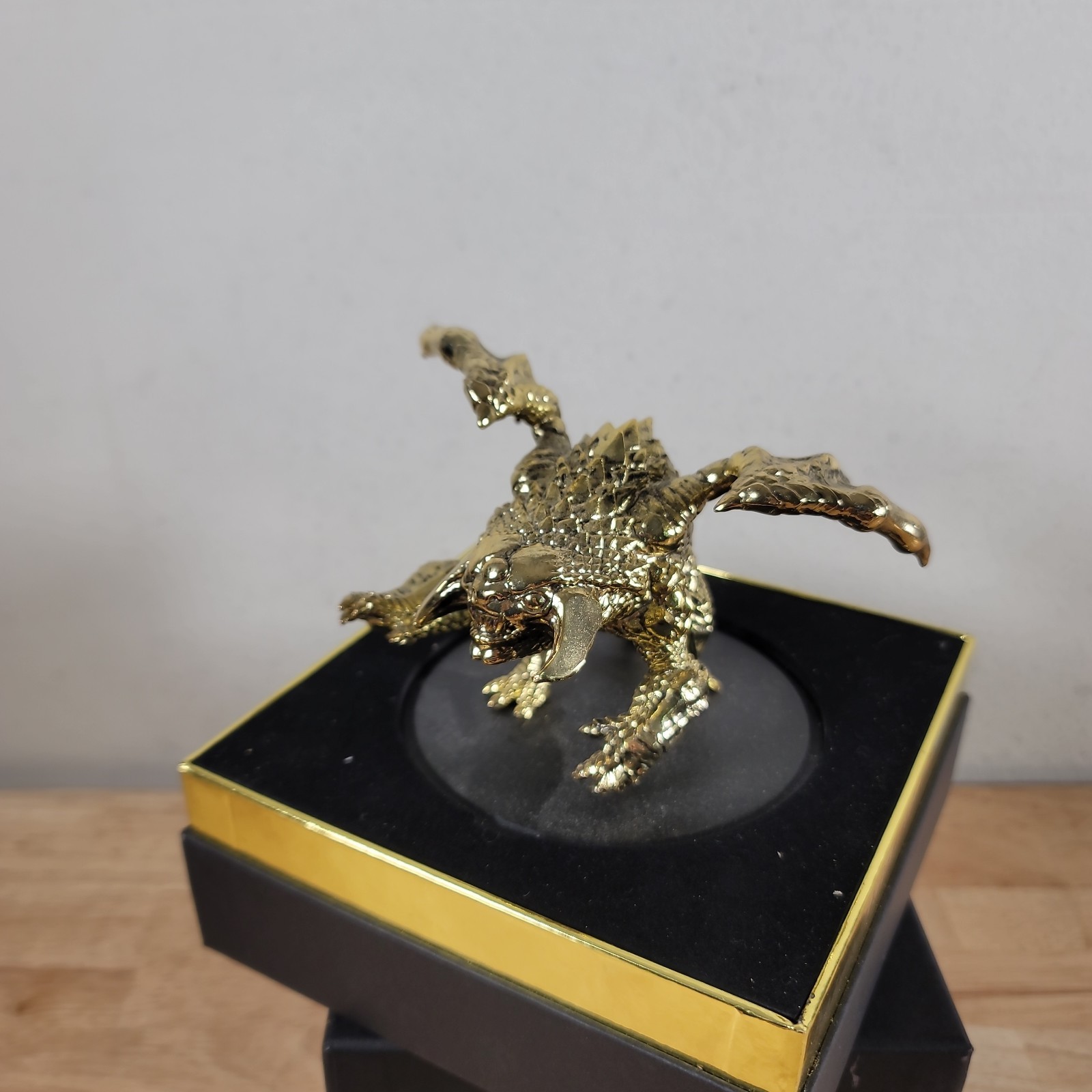 Dota 2 Baby Roshan Statue (Golden) 2020 Collectible Figure