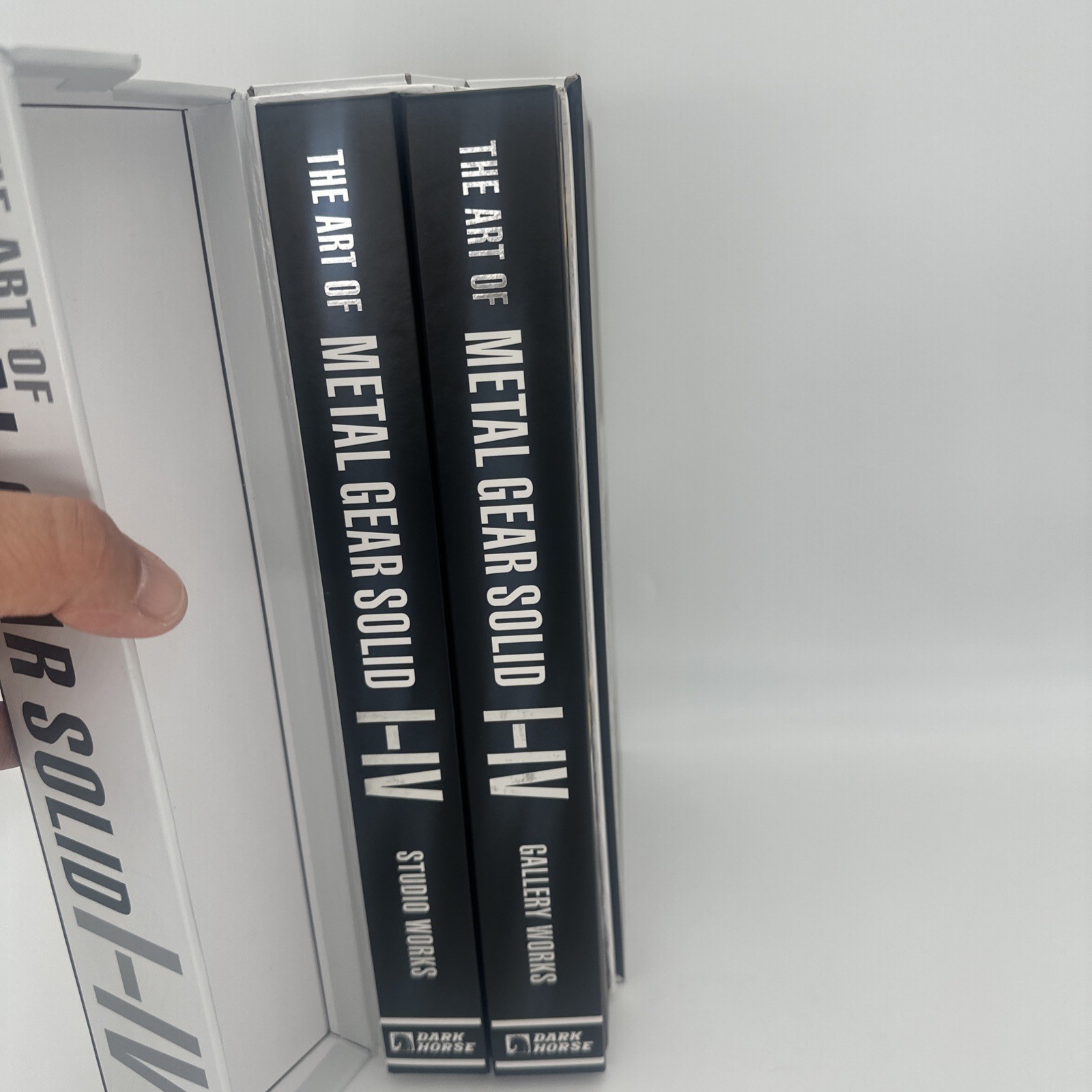 Dark Horse Studio Works & Gallery Works the Art of Metal Gear Solid I-IV