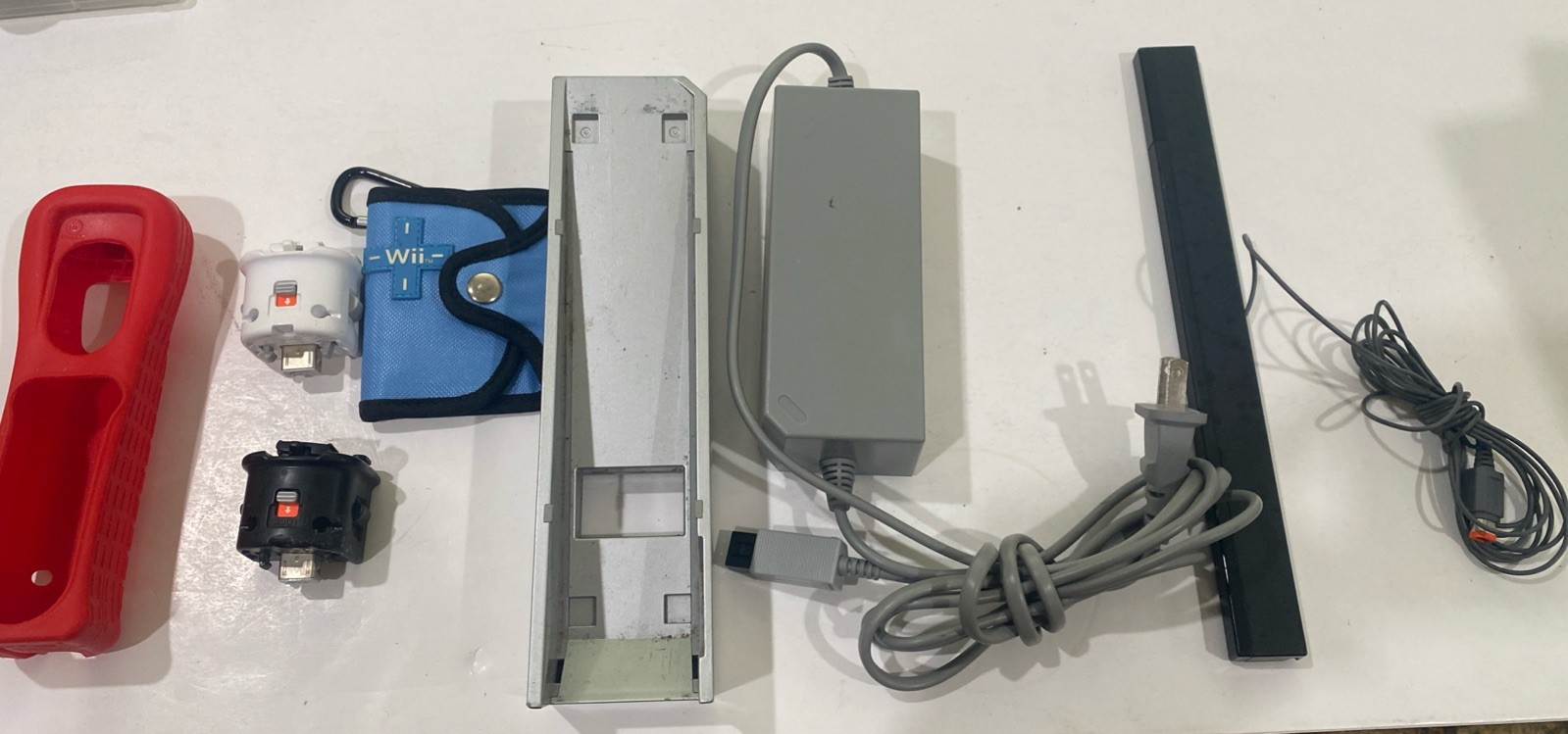 Nintendo Wii Accessories Lot Light Gray Power Cord Sensor Bar, Stand & Motion